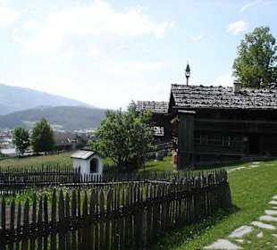 Höfe auf dem Gelände