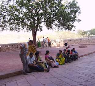 Besucher der Mahrangarh Festung