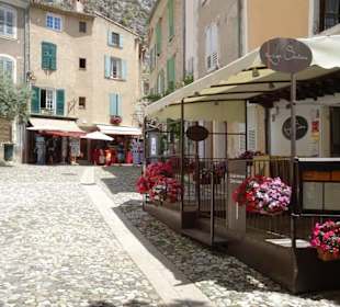 Spaziergang durch Moustiers-Sainte-Marie 