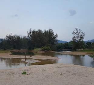 Fluß vom Beyond Resort aus kommend zum Boom Boom