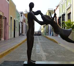 Kunst und Kultur auf abgesperrter Straße