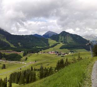 Blick vom Wanderweg ins Tal