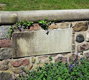 Erinnerung an die letzten Besitzer des Gartens