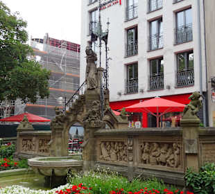 Heinzelmännchenbrunnen
