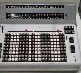 In der Mercedes-Büromaschinen-Abteilung