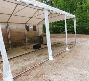 Speisenausgabe am Felsenkeller