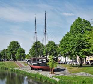Die "Hermine" am Cuxhavener Schleusenpriel
