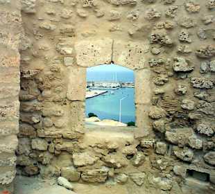 "Durchblick" Burg in Monastir