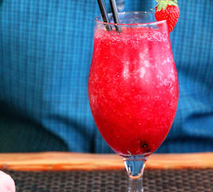 Erdbeer-Daiquiri mit pürierten Erdbeeren