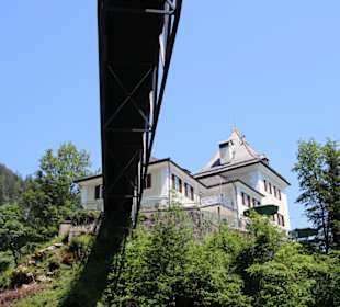 Blick von der Bergstation zum Rudolfsturm