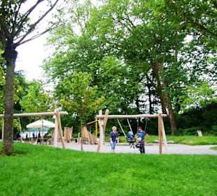 Großer Kinderspielplatz