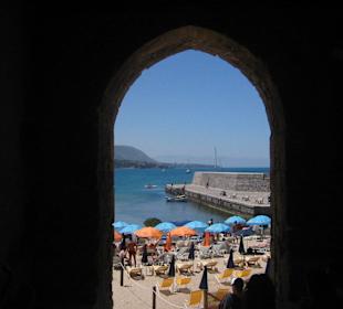 Blick von der Altstadt zum Strand