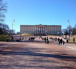 Widok z dołu - stroma górka