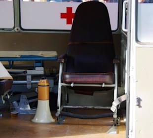 BRK Fürth Fußgrp.3 Festwagen Früher und Heute