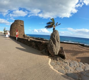 Strandpromenade Costa Teguise