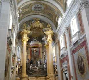 Im inneren der Kirche