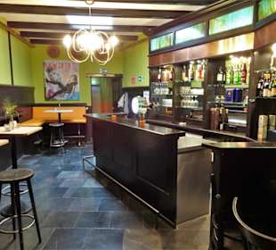 In den Gasträumen des Goldenen Schwans