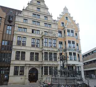 Leibnizhaus mit Oskar-Winter-Brunnen