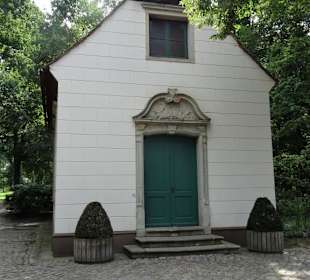 Altes Gebäude auf der Burginsel der Graftanlagen