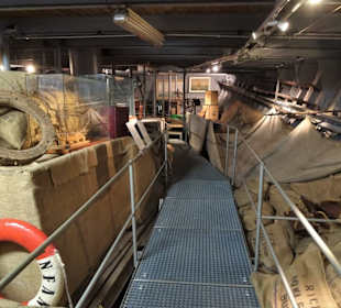 Die Ausstellung im Laderaum der Rickmer Rickmers