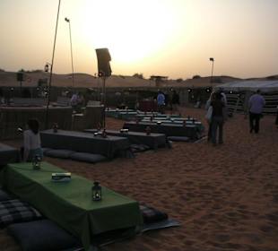 Sonnenuntergang im Wüstencamp