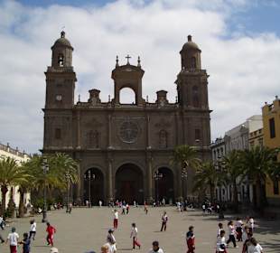Platz vor der Kirche Santa Ana