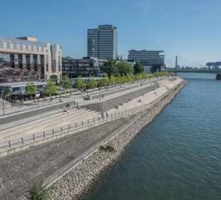 Uferpromenade Rheinboulevard Köln Deutz