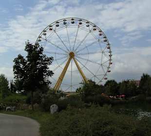 Riesenrad im Skyline Park