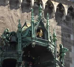Glockenspiel im Turm des Neuen Rathauses