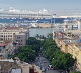 Mein Schiff 3 im Hafen von Cagliari 