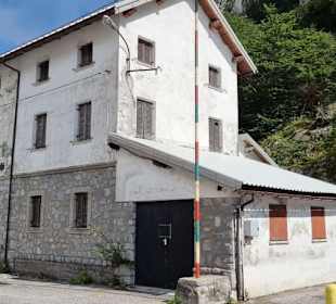 An der Grenze die Verwaltung