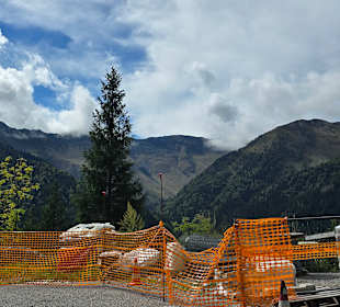 Italy Baustellenmaterial verteilt