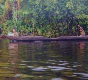 Indio-Kinder auf dem Orinoco