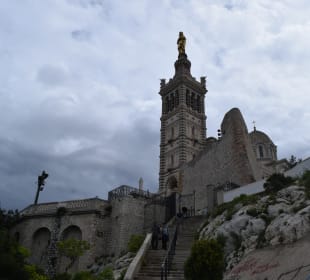 Treppe zur Notre Dame de la Garde