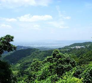Blick auf Taipei vom Yangmingshan aus