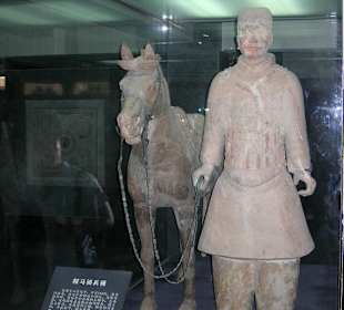 Guerrero con su caballo