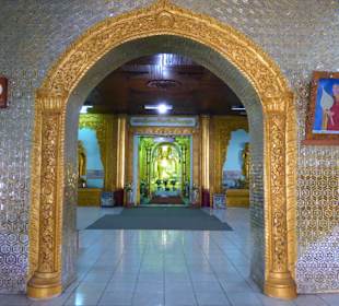 Spiegelmosaik im Eingang