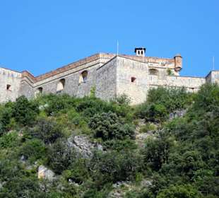 Blick von der Altstadt zum Fort Liberia