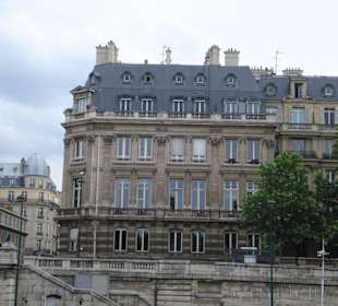 Pohled z řeky Seiny