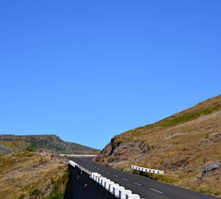 Serpentinen zum Picco do Arreeiro