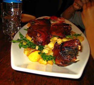 Cuy (Meerschweinchen) nach dem Zerteilen