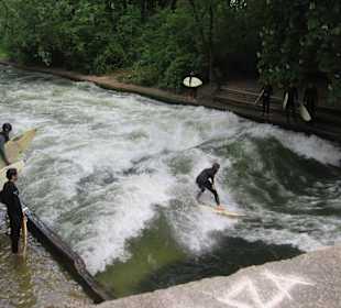 Eisbachsurfen