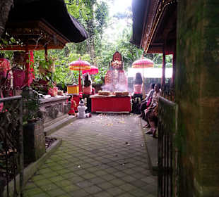 Tempelanlage im Park