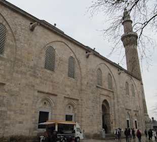 Ulu Camii (Große Moschee) - Außenansicht