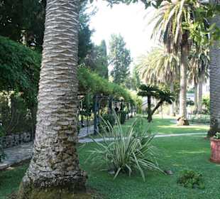 Ogrod przy palacu Achilleon