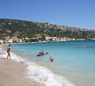 Kiesstrand von Baska