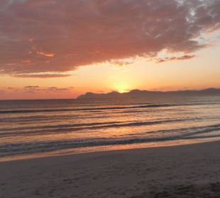 Sonnenaufgang am Strand