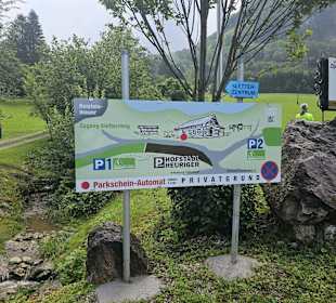 Hinweisschild bei der Einfahrt