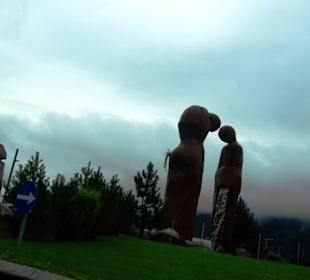 Unterhalb sind weitere Kunstwerke