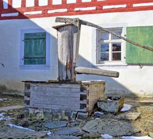 Im Hof des Dietel-Anwesens